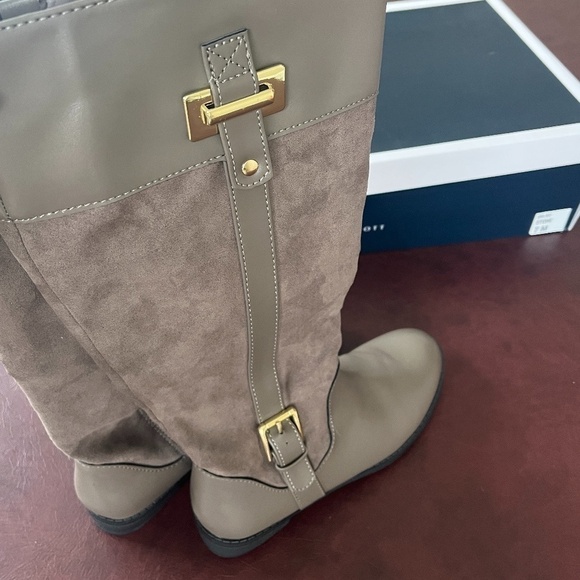 NIB STONE COLOR Karen Scott Deliee 2 Riding Boot - Picture 4 of 7